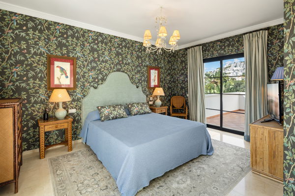 Charming Mediterranean Andalusian style villa in frontline golf in La Quinta, Benahavis