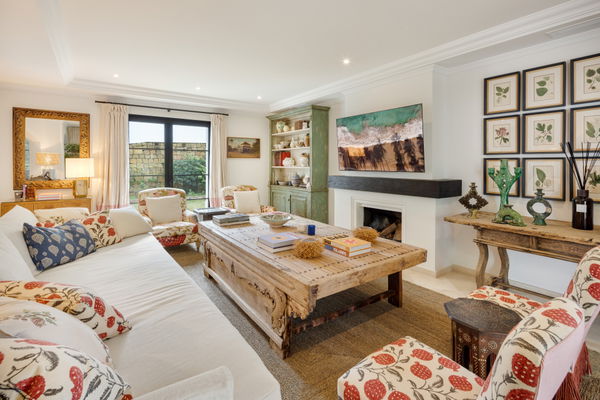 Charming Mediterranean Andalusian style villa in frontline golf in La Quinta, Benahavis