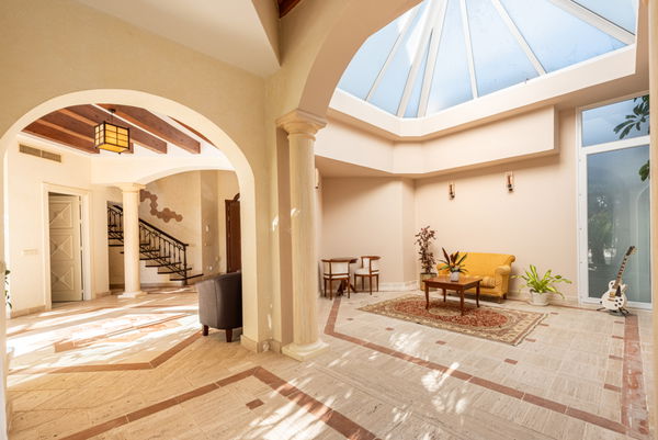 Elegant villa with Andalusian style in Sierra Blanca