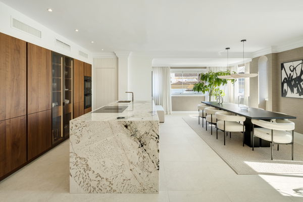Distinguished penthouse with sea and mountain views in a secured community in Nagüeles Costa, Marbella Golden Mile