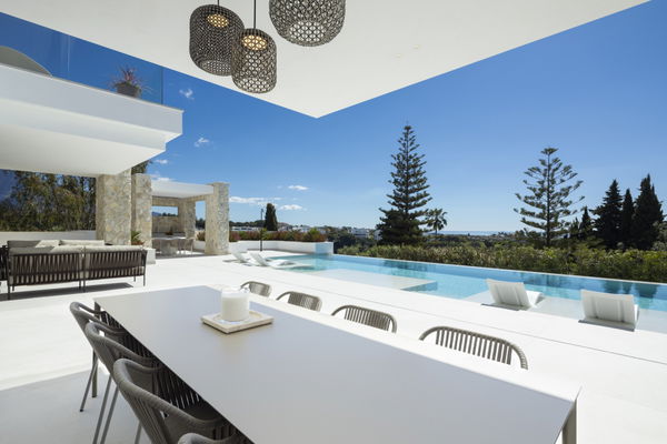 Magnificent villa with panoramic views in La Quinta in a gated and private community, La Quinta, Benahavis