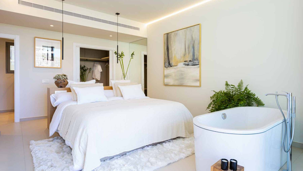 An oasis of calm: ground floor with private garden and pool in El Higuerón, Fuengirola