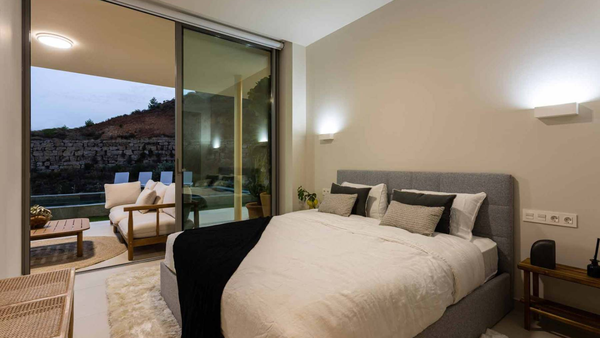 An oasis of calm: ground floor with private garden and pool in El Higuerón, Fuengirola