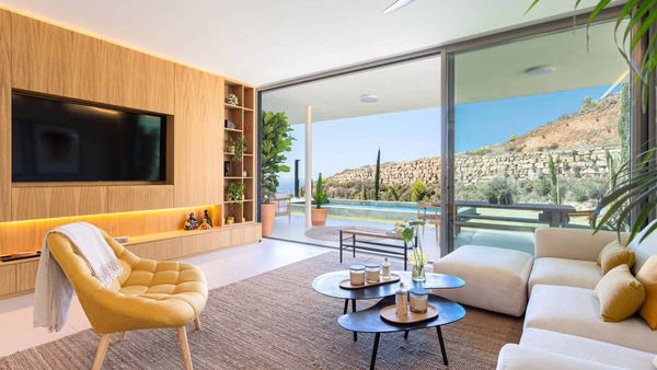 An oasis of calm: ground floor with private garden and pool in El Higuerón, Fuengirola