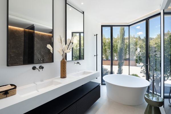 Villa with open panoramic views to the sea, in Real de La Quinta, Benahavis
