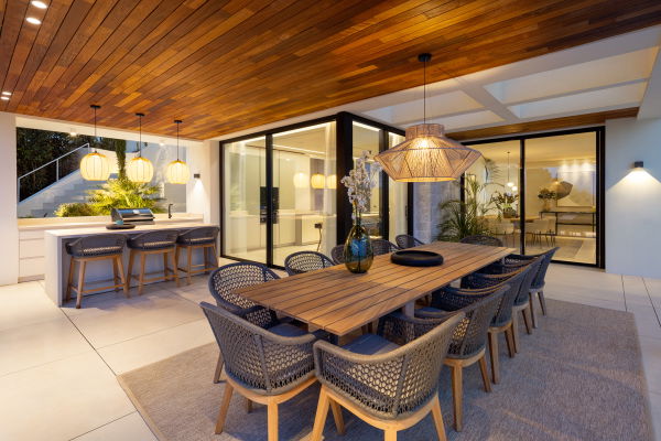 Villa with open panoramic views to the sea, in Real de La Quinta, Benahavis