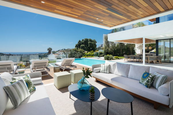 Villa with open panoramic views to the sea, in Real de La Quinta, Benahavis