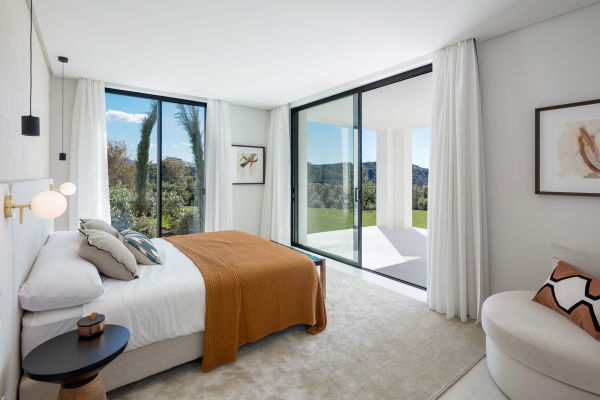 Villa with open panoramic views to the sea, in Real de La Quinta, Benahavis