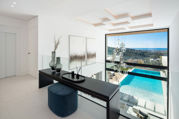 Villa with open panoramic views to the sea, in Real de La Quinta, Benahavis