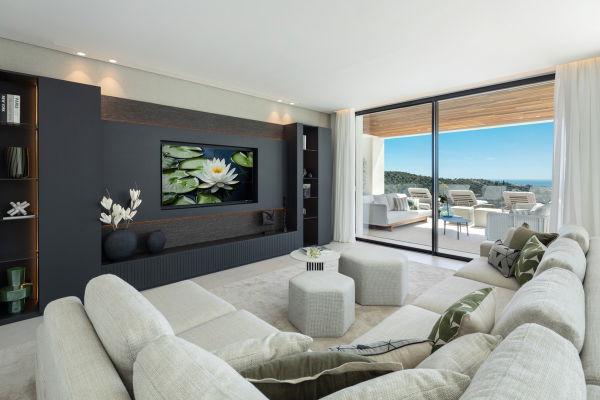 Villa with open panoramic views to the sea, in Real de La Quinta, Benahavis