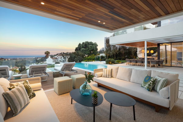 Villa with open panoramic views to the sea, in Real de La Quinta, Benahavis