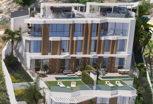 Contemporary luxury apartment with a private pool and sea views, Málaga East