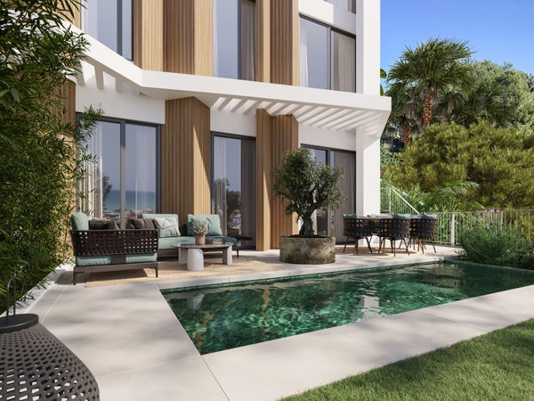 Contemporary luxury apartment with a private pool and sea views, Málaga East