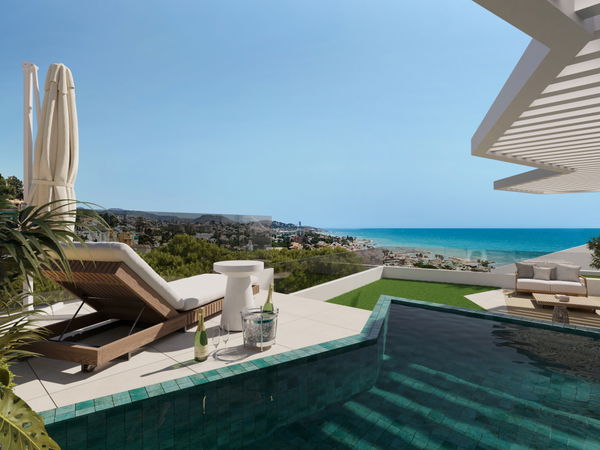 Contemporary luxury apartment with a private pool and sea views, Málaga East