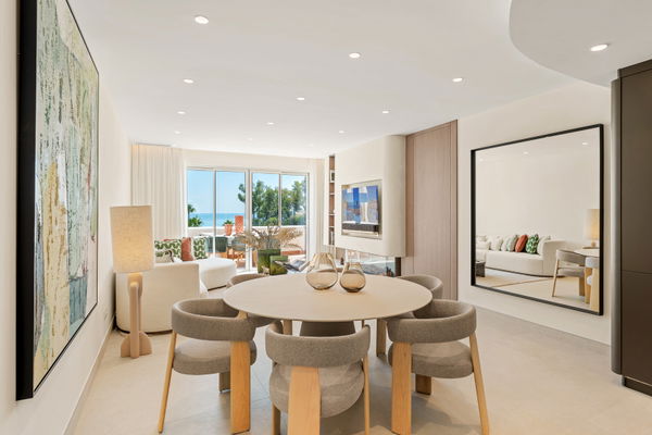 Contemporary seafront penthouse with rooftop terrace in Bahía del Velerín, Estepona