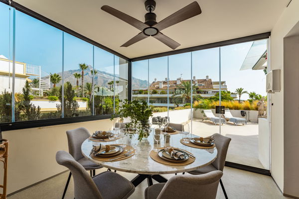Elegant Renovated Duplex in Marbella’s Prestigious Golden Mile