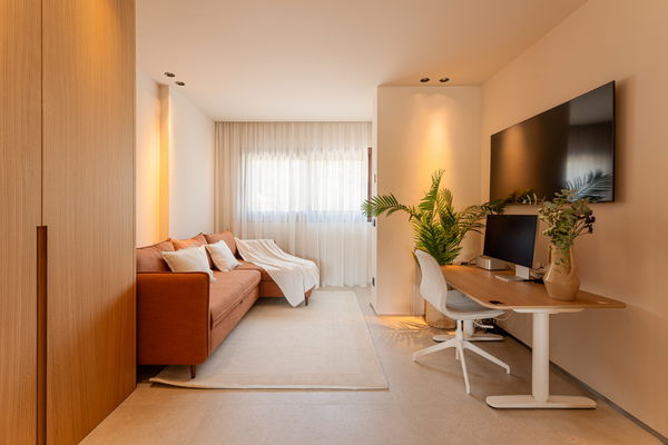 Elegant Renovated Duplex in Marbella’s Prestigious Golden Mile