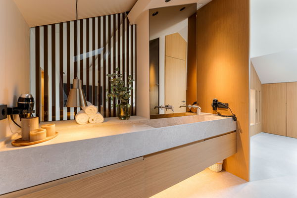Elegant Renovated Duplex in Marbella’s Prestigious Golden Mile