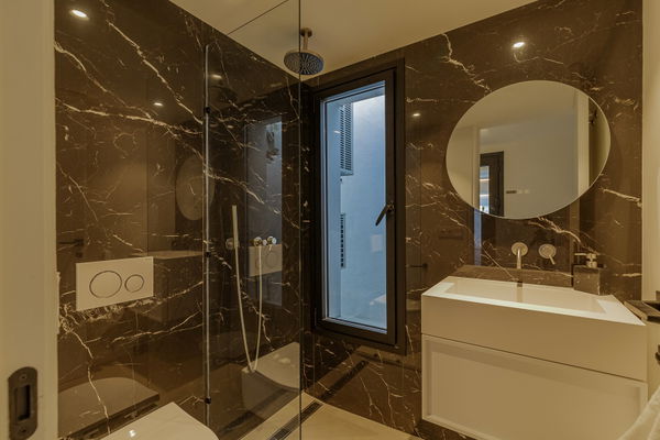 Villa CUTAR – Elegant Renovated Villa in Nagüeles, Marbella