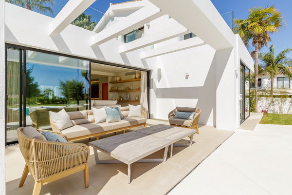 Villa CUTAR – Elegant Renovated Villa in Nagüeles, Marbella