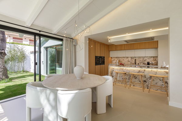 Villa CUTAR – Elegant Renovated Villa in Nagüeles, Marbella