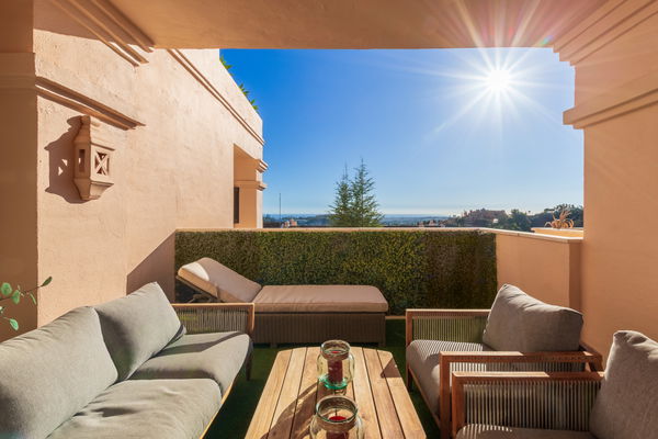 Elegant 3 Bed Apartment with Sea views in Albatros Hills, Nueva Andalucia
