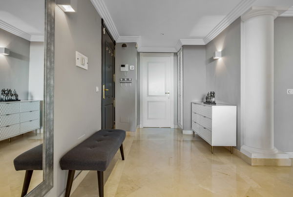 Elegant 3 Bed Apartment with Sea views in Albatros Hills, Nueva Andalucia
