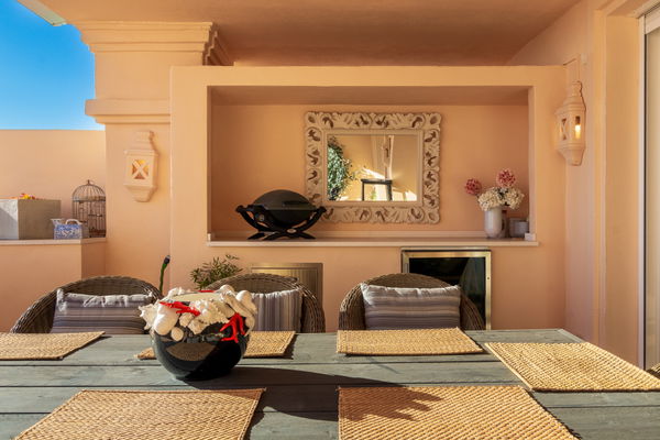 Elegant 3 Bed Apartment with Sea views in Albatros Hills, Nueva Andalucia