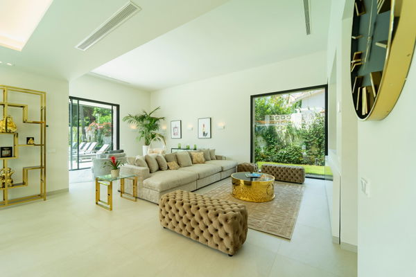 Magnificent 5-Bedroom Villa in La Carolina, Marbella’s Golden Mile