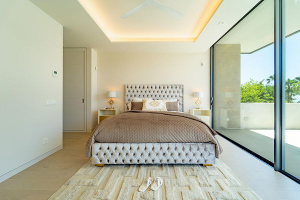 Magnificent 5-Bedroom Villa in La Carolina, Marbella’s Golden Mile