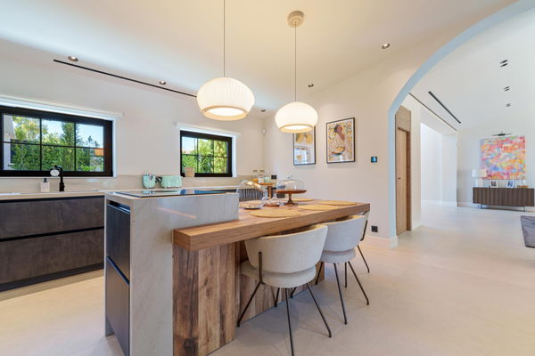 Contemporary one-level oasis just minutes from Puerto Banús, Marbella