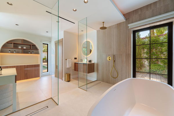 Contemporary one-level oasis just minutes from Puerto Banús, Marbella