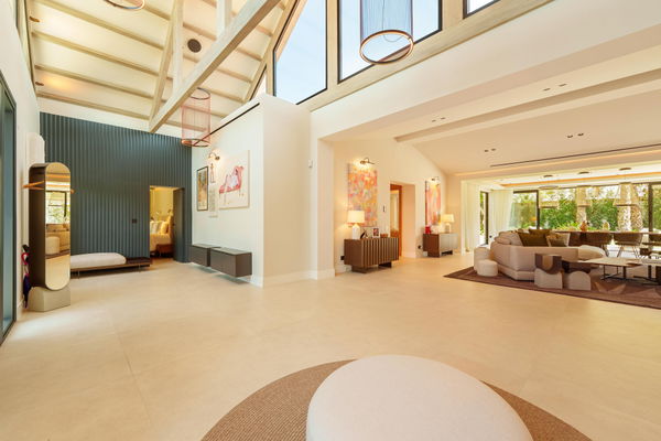 Contemporary one-level oasis just minutes from Puerto Banús, Marbella