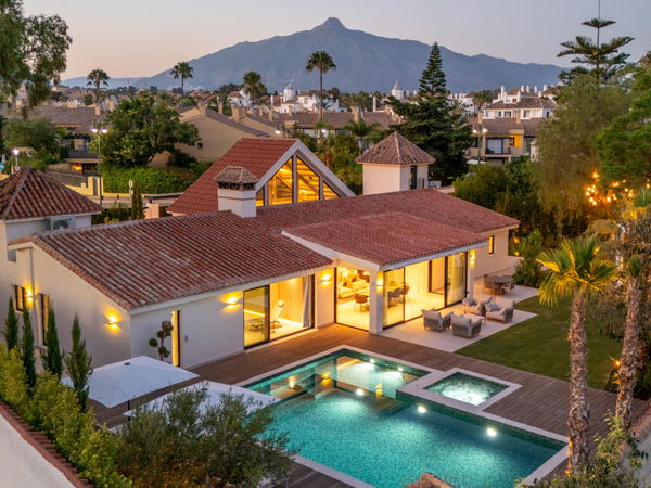 Contemporary one-level oasis just minutes from Puerto Banús, Marbella