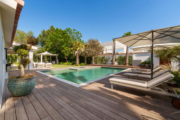 Contemporary one-level oasis just minutes from Puerto Banús, Marbella