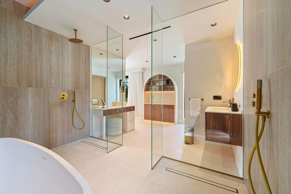 Contemporary one-level oasis just minutes from Puerto Banús, Marbella