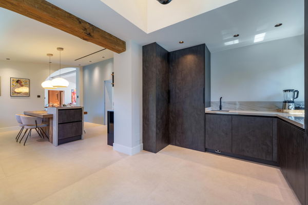 Contemporary one-level oasis just minutes from Puerto Banús, Marbella