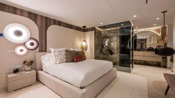 Refined, newly remodelled apartament on the beachfront in Los Monteros Palm Beach, Marbella East