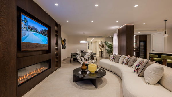 Refined, newly remodelled apartament on the beachfront in Los Monteros Palm Beach, Marbella East