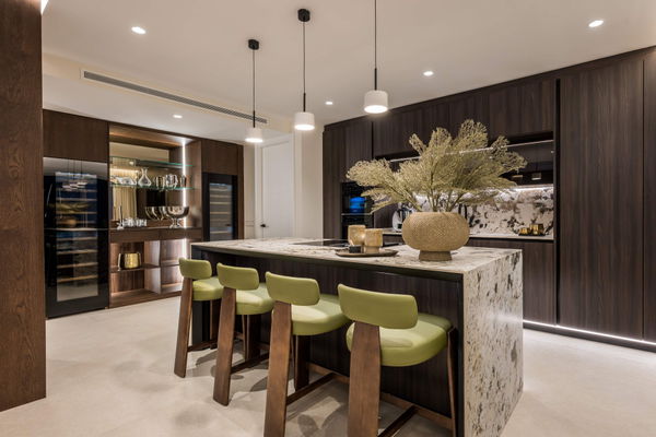 Refined, newly remodelled apartament on the beachfront in Los Monteros Palm Beach, Marbella East
