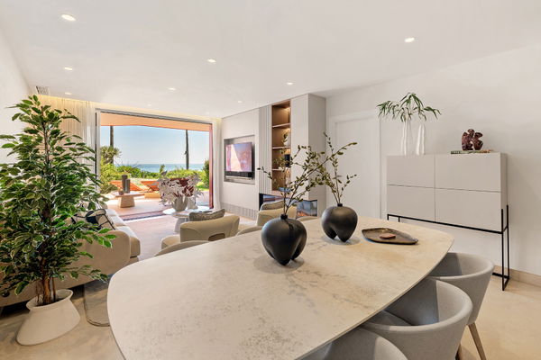 Exquisite fully renovated apartment in Menara Beach, Estepona