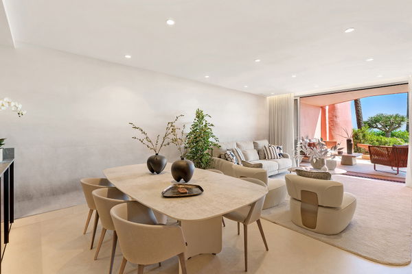 Exquisite fully renovated apartment in Menara Beach, Estepona