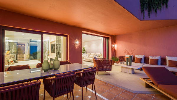 Exquisite fully renovated apartment in Menara Beach, Estepona