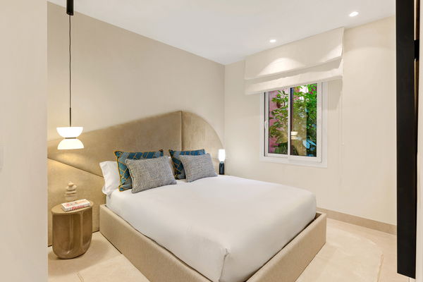 Exquisite fully renovated apartment in Menara Beach, Estepona
