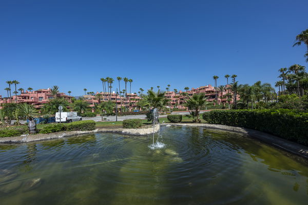 Exquisite fully renovated apartment in Menara Beach, Estepona
