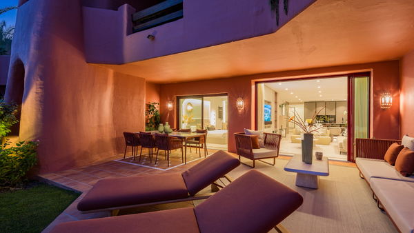 Exquisite fully renovated apartment in Menara Beach, Estepona