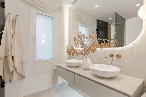Exquisite fully renovated apartment in Menara Beach, Estepona