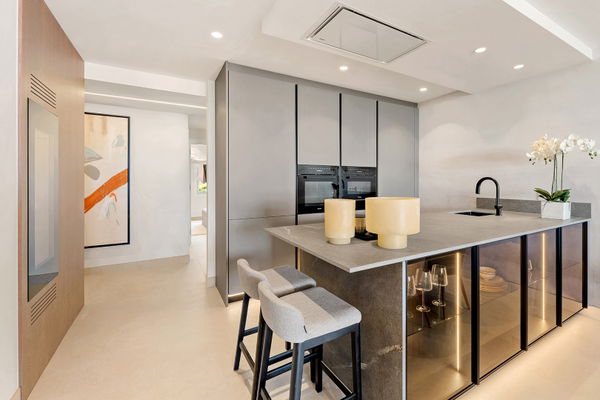 Exquisite fully renovated apartment in Menara Beach, Estepona