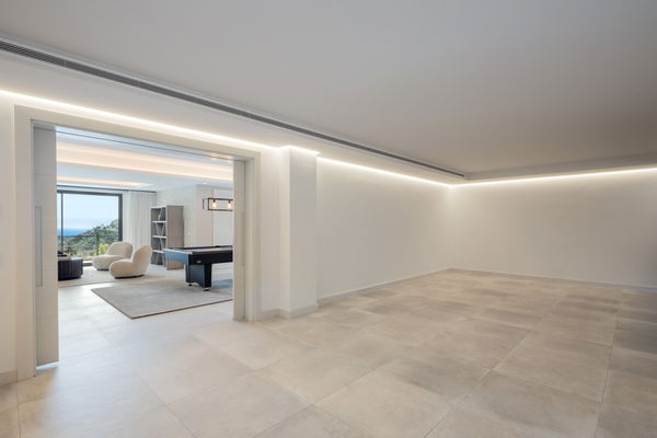 Wonderful Andalusian-style contemporary villa with stunning sea views in El Madroñal, Benahavís