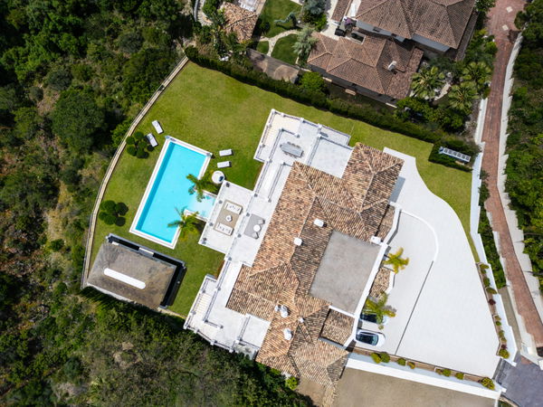 Wonderful Andalusian-style contemporary villa with stunning sea views in El Madroñal, Benahavís